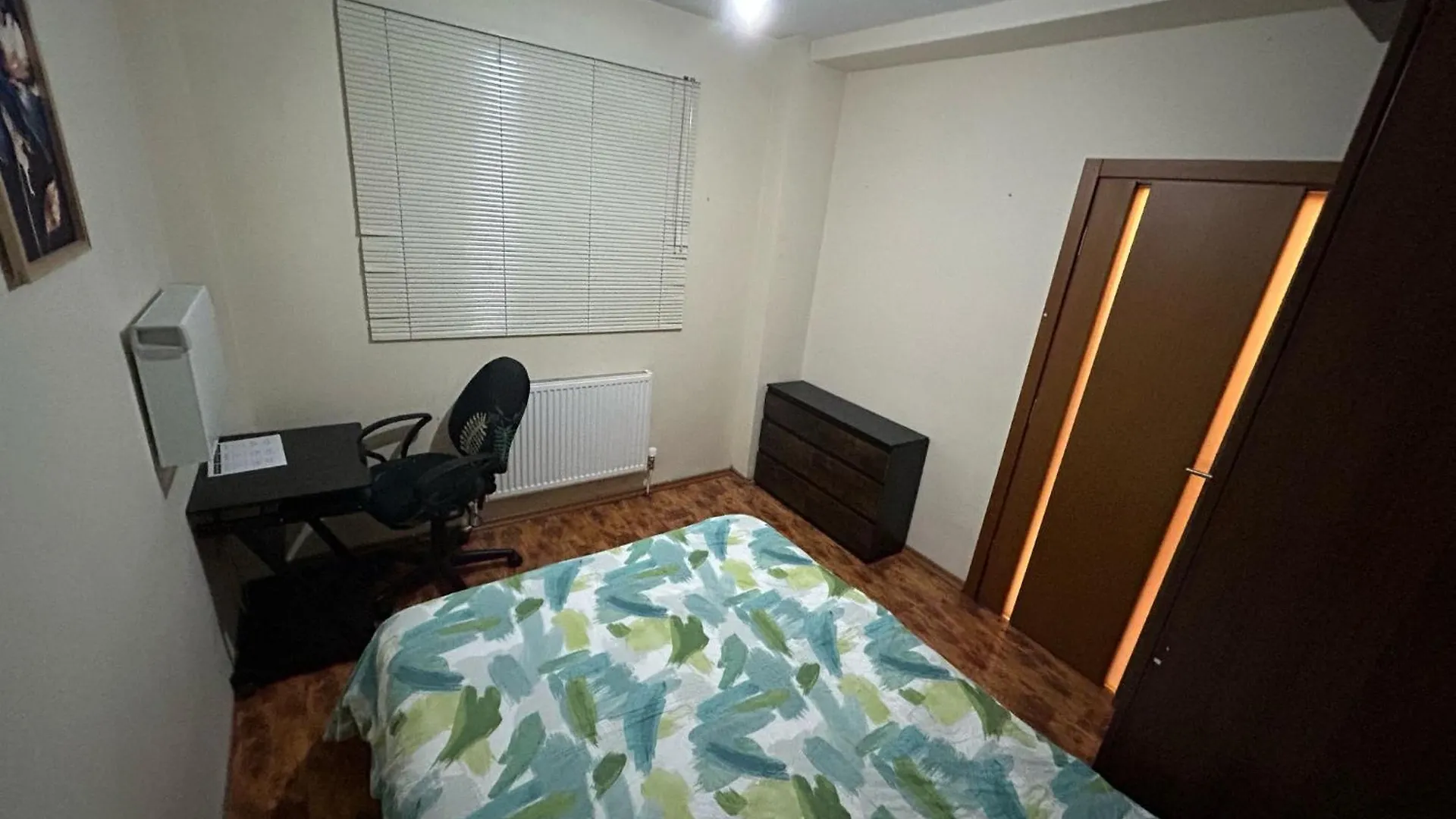 Shared Accommodation Ideal For Professional Or Students In Heart Of London