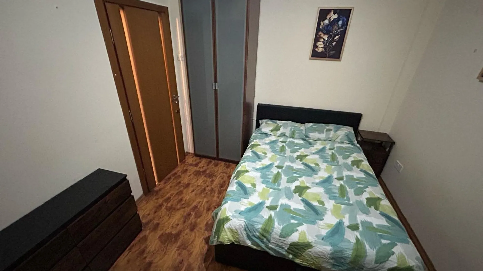 Apartment Shared Accommodation Ideal For Professional Or Students In Heart Of London