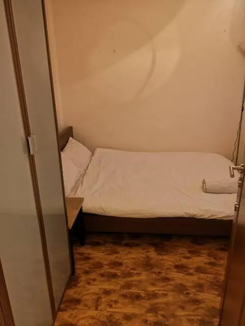 Shared Accommodation Ideal For Professional Or Students In Heart Of London