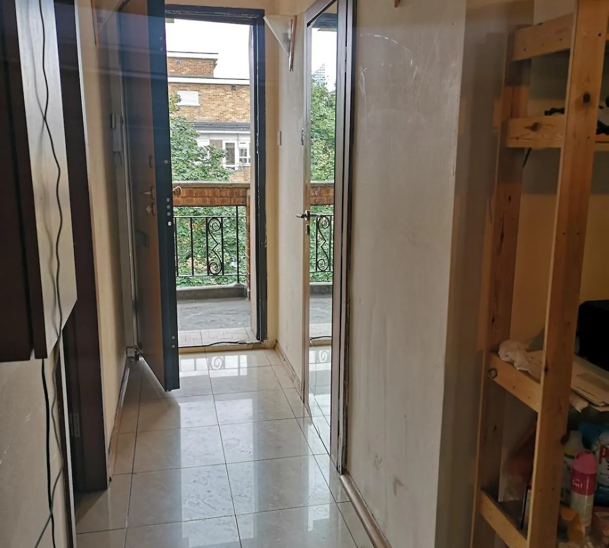 Apartment Shared Accommodation Ideal For Professional Or Students In Heart Of London