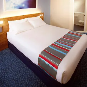 Travelodge Tower Bridge Лондон